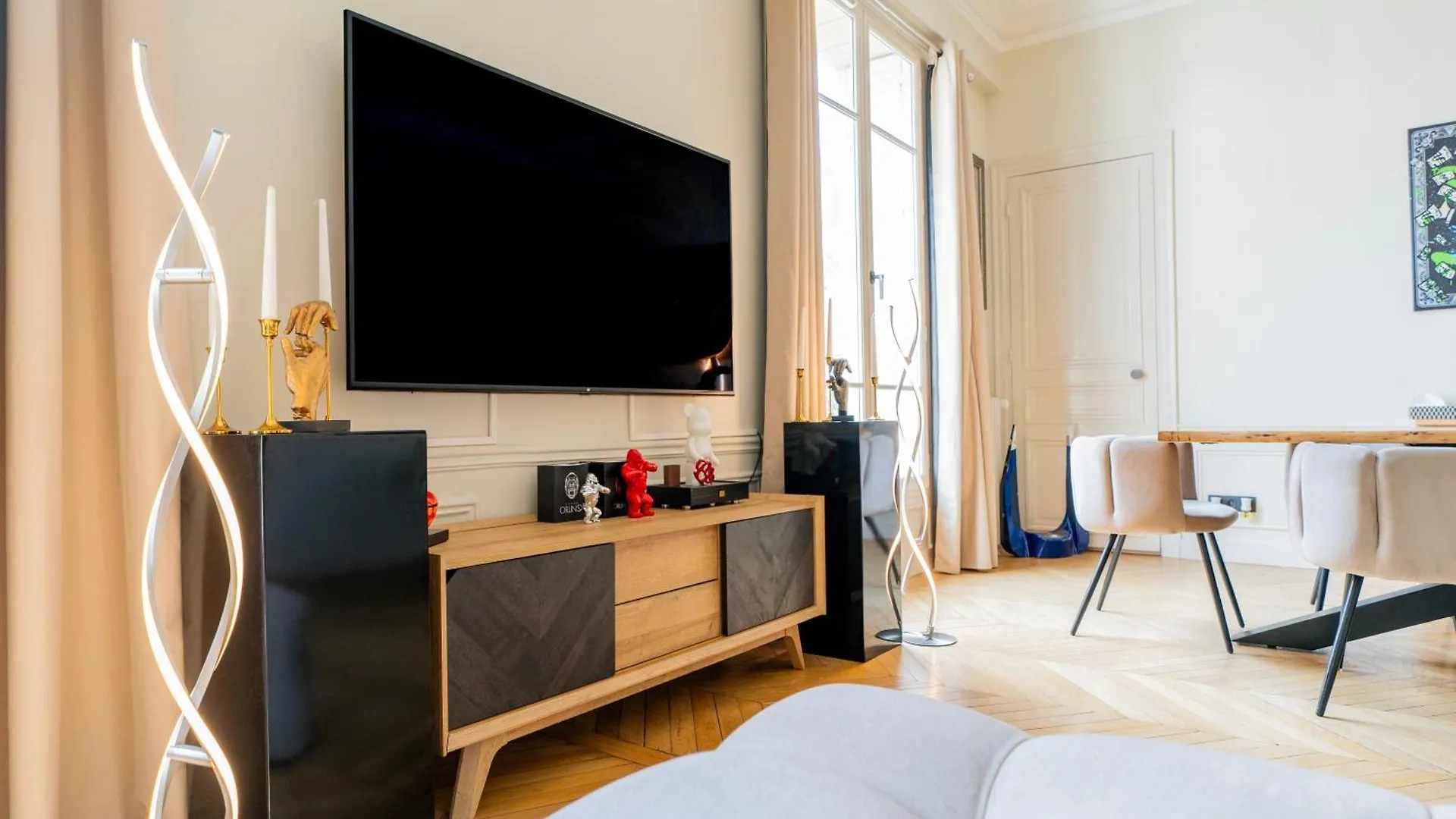 Luxe Arc De Triomphe Apartment Paris